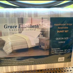 NIP Grace Elizabeth Reversible Hawthorne Stripe Duvet Cover + Pillow Shams